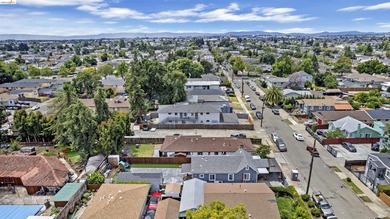 Built in 1960 and sitting at the crossroads of two major East - photo 13