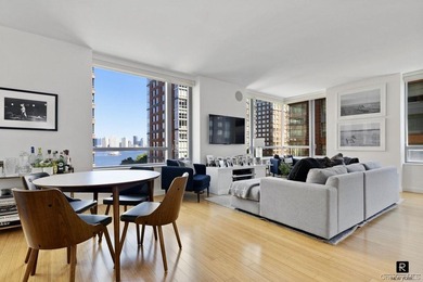 SPRAWLING 3BED/4 BATH IN THE PRIVATE EAST WING OF THE RIVERHOUSE - photo 6