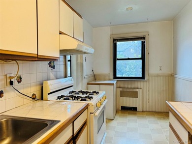 Located in the coveted Beech Hills community of - photo 9