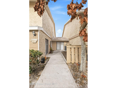 Charming 3BR/2BA townhome located in the desirable Oakwood - photo 3