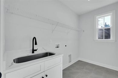 Welcome Home! This brand-new 4-bedroom, 3.5-bath home, expertly - photo 28