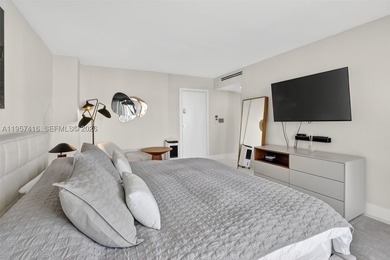 Dramatic 3-bedroom residence with 2 half baths, completely - photo 22