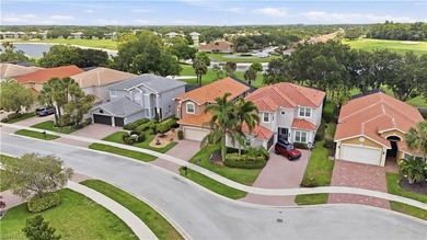 Welcome to this beautifully upgraded 3-bedroom + den, 3-bath - photo 22