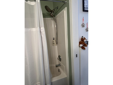 Beautifully maintained and full of charm, this 2-bedroom, 2-bath - photo 11