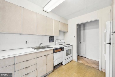 This one bedroom two  bathroom condominium is priced to sell.  A - photo 5