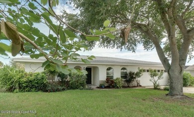 On Mallards Landing Golf Course, but no HOA fees! This charming - photo 2