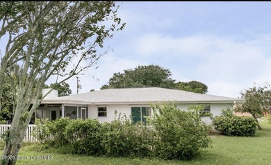 On Mallards Landing Golf Course, but no HOA fees! This charming - photo 5