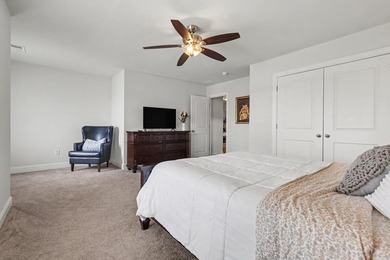 RARE -MAIN LEVEL PRIMARY SUITE ! Boasting over 3200 sq ft of - photo 23