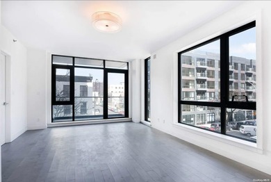 East River Condo Sale Pending in Long Island City New York