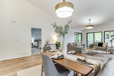 Wake up to beautiful lake views and enjoy the ease of - photo 9