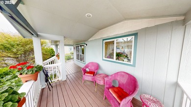 An updated and well cared for spacious manufactured home - photo 2