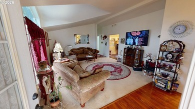 An updated and well cared for spacious manufactured home - photo 4
