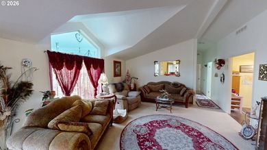An updated and well cared for spacious manufactured home - photo 5