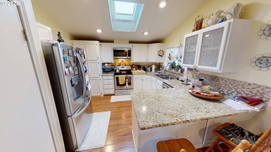 An updated and well cared for spacious manufactured home - photo 9