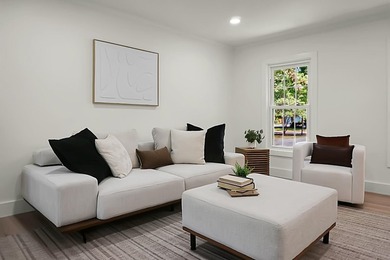Welcome to timeless elegance in the heart of Snee Farm, one of - photo 12
