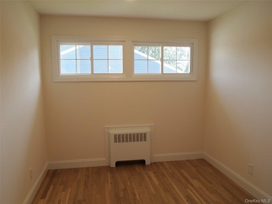 Fall in love with this Fully Renovated Split! 13ft cathedral - photo 15