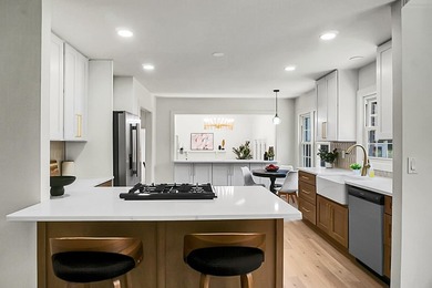 Welcome to timeless elegance in the heart of Snee Farm, one of - photo 19
