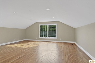 Welcome to this stunning all-brick estate that exudes timeless - photo 23