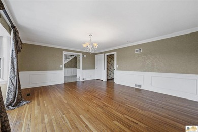 Welcome to this stunning all-brick estate that exudes timeless - photo 28