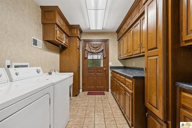 Welcome to this stunning all-brick estate that exudes timeless - photo 29