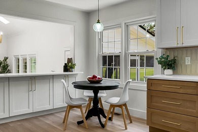 Welcome to timeless elegance in the heart of Snee Farm, one of - photo 30