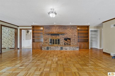 Welcome to this stunning all-brick estate that exudes timeless - photo 37