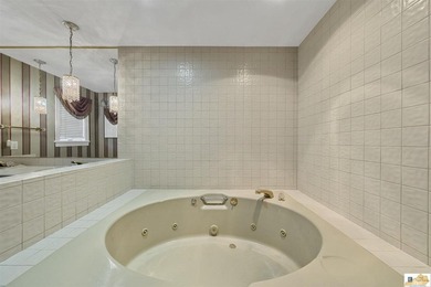 Welcome to this stunning all-brick estate that exudes timeless - photo 43