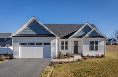 Looking to downsize, this home is perfect! Beautiful home in the - photo 1