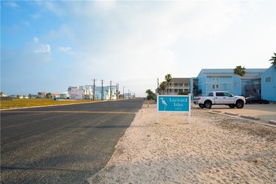 Welcome to this charming 1 bedroom, 1 bath condominium located - photo 4