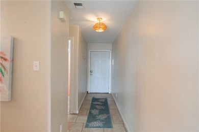 Welcome to this charming 1 bedroom, 1 bath condominium located - photo 5