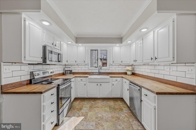 This custom Cape Cod offers approximately 2,600 square feet set - photo 19