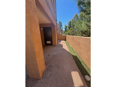 Beautiful Lower Level 1 Bedroom, 1 Full Bathroom Condo, located - photo 9