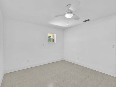 This 3-bedroom, 2-bathroom house is located in a quiet corner of - photo 30