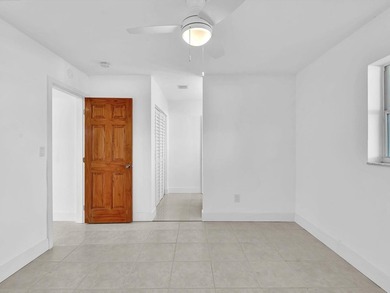 This 3-bedroom, 2-bathroom house is located in a quiet corner of - photo 32