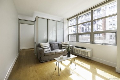 Welcome to refined loft living at 5-26 47th Road in the heart of - photo 4
