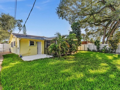This 3-bedroom, 2-bathroom house is located in a quiet corner of - photo 46