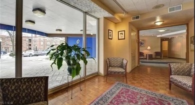 Lake Condo Off Market in Lakewood, Ohio