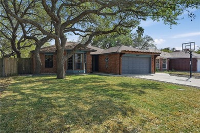 *PRICE REDUCTION!* Welcome to this beautifully renovated - photo 2