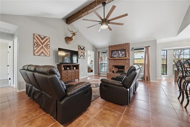 *PRICE REDUCTION!* Welcome to this beautifully renovated - photo 6