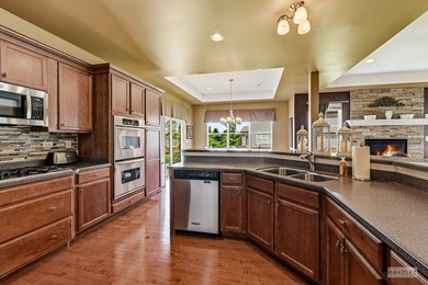 Absolutely stunning model quality home with all the bells and - photo 11