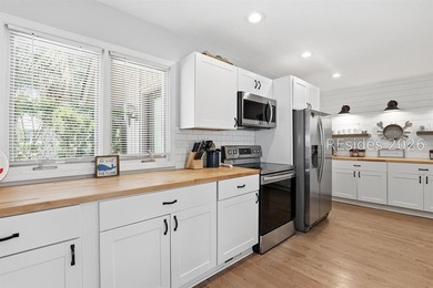 Lovely 4 bedroom, 2.5 bath home in world renowned Sea Pines - photo 14