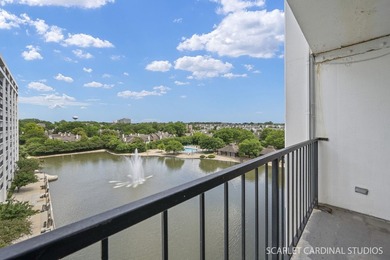 Spacious 2-bedroom, 2-bath condo featuring an expansive balcony - photo 4