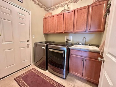 Absolutely stunning model quality home with all the bells and - photo 14