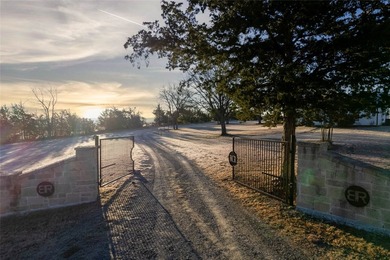 Located in the growing North Texas corridor, this exceptional 82 - photo 3