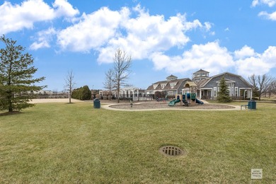 Absolutely stunning model quality home with all the bells and - photo 32