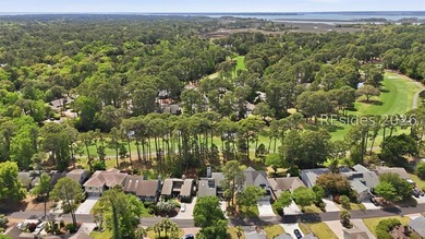 Lovely 4 bedroom, 2.5 bath home in world renowned Sea Pines - photo 39