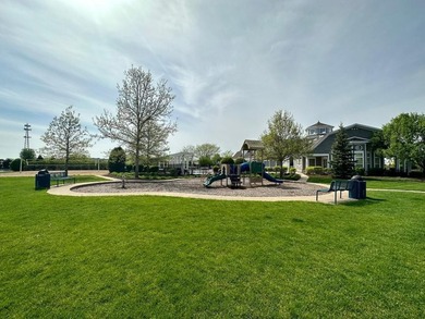 Absolutely stunning model quality home with all the bells and - photo 47
