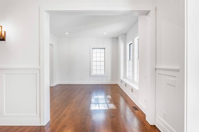 Welcome to 166 Ferry Rd, a luxurious black and white batten - photo 11