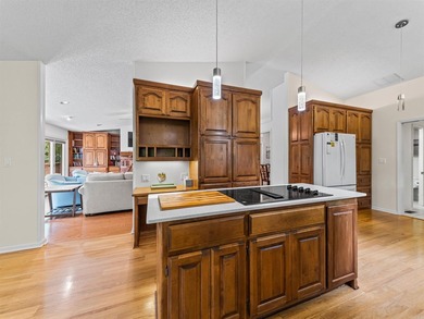 Amazing Lk Cortez WATERFRONT one-story home w/Custom Cherry - photo 12