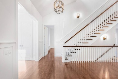 Welcome to 166 Ferry Rd, a luxurious black and white batten - photo 12